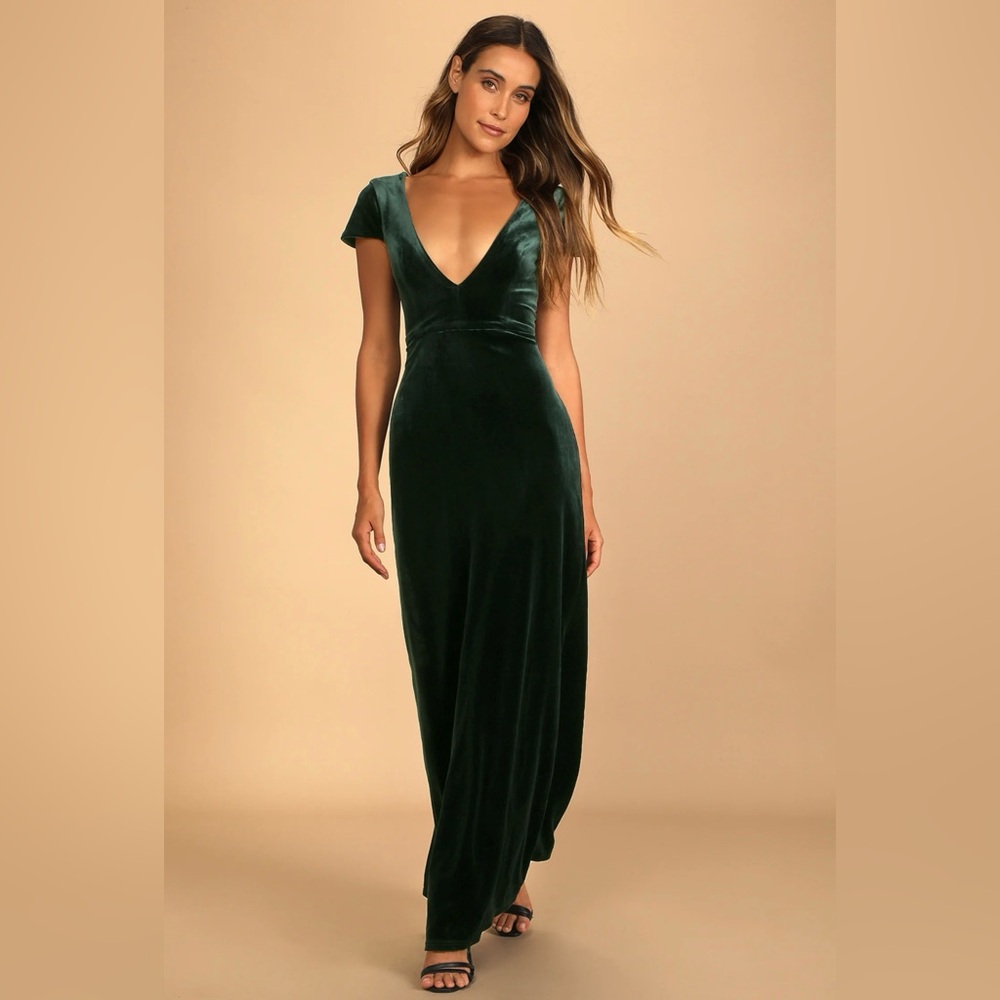 Lulu's Green Maxi Gown with Flutter Sleeves and V-Neck